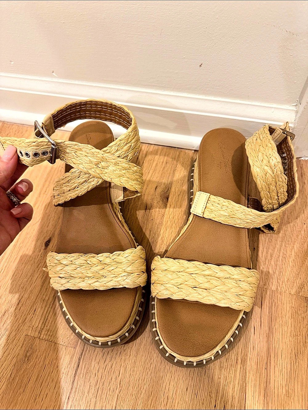 Universal Thread Woven Strap Sandals in Beige